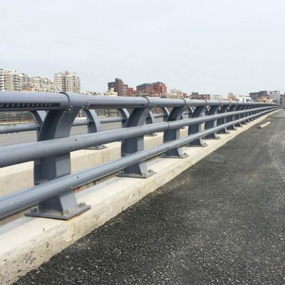 Настраиваемый цвет дорожного ограждения моста ограждения моста с горячей оцинкованной сталью