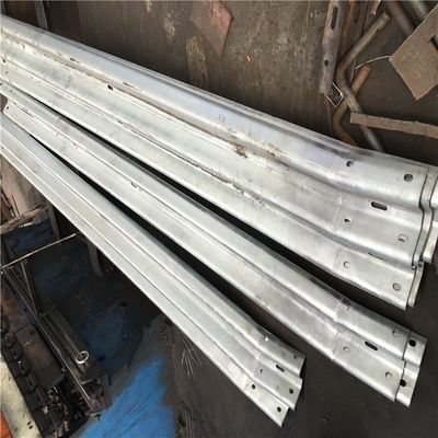 Безопасность дорожного движения горячее погружение оцинкованный охранный рельс изгибный конец с сертификатом ISO9001 2000
