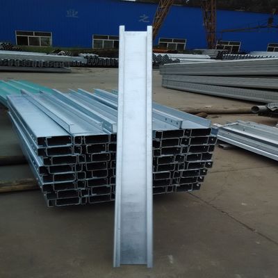Горяче оцинкованный W Beam Highway Guardrail C Post или U Post с высокой прочностью