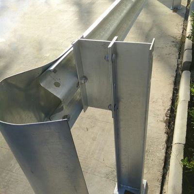 Наружная безопасность горячее погружение оцинкованный W Beam Guardrail с стальной H Post и расстояние