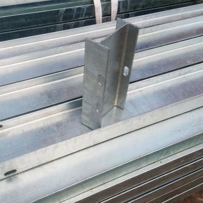 Наружная безопасность горячее погружение оцинкованный W Beam Guardrail с стальной H Post и расстояние