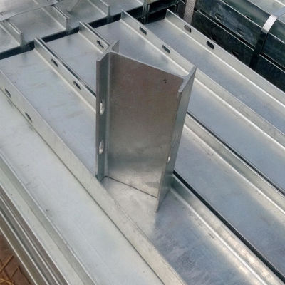 Наружная безопасность горячее погружение оцинкованный W Beam Guardrail с стальной H Post и расстояние