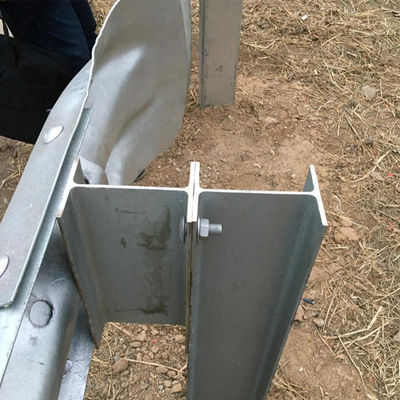Наружная безопасность горячее погружение оцинкованный W Beam Guardrail с стальной H Post и расстояние