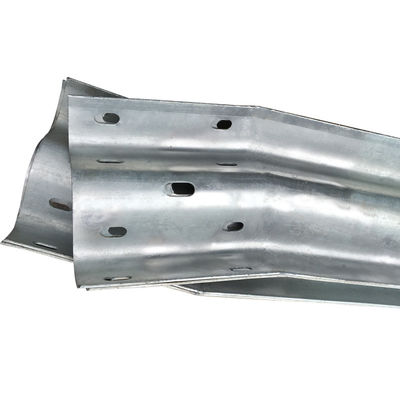 Высокоустойчивая железная дорога W Beam Steel Safety Barrier Guard Rail с сертификацией ISO9001 2000