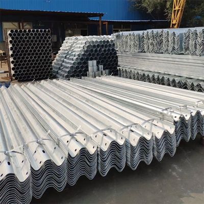 Специализированная безопасность дорожного движения W Beam Steel Guardrail Hot Dip Galvanized Q235 Q345