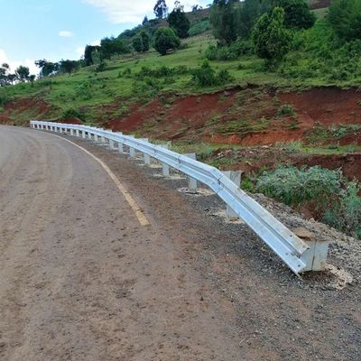 Безопасность дорожного движения W Beam Highway Guardrail Traffic Barrier для индивидуальной защиты