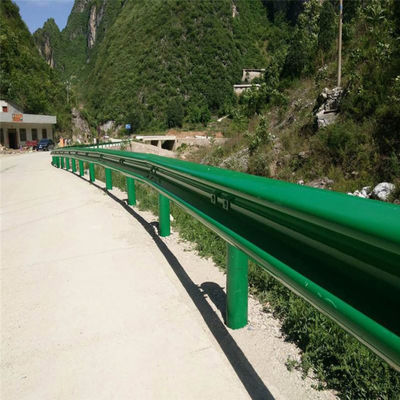 Ограждение для дорожного движения W Beam Guardrail с специальным цветом горячего оцинкованного цинкового покрытия
