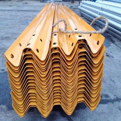 Настраиваемые три волны W Beam Highway Guardrail Dimensions для решений безопасности дорожного движения