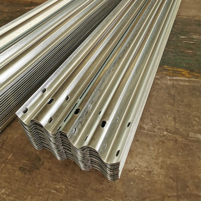 Настраиваемая Q235 Q345 W Beam Highway Guardrail на от Steel Beam Rail Guard
