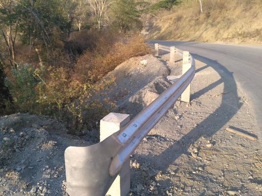 W Beam Highway Guardrail Steel Fishtail End для защиты дорог в индивидуальном размере