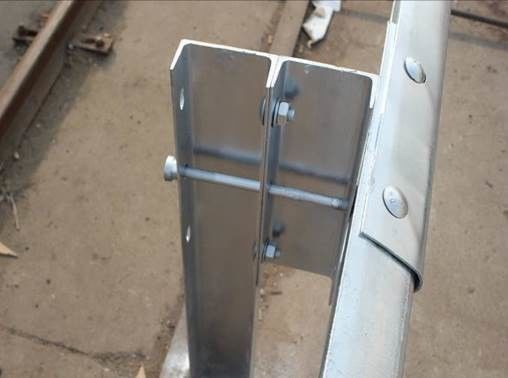 Q235 SJ235R Защита на открытом воздухе Металлическая ограда У-канальный пост для рынка безопасности дорожного движения