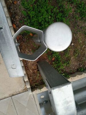 Безопасность дорожного движения оцинкованный металлический круглый пост для дорожного ограждения