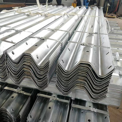 ISO9001 2008 Сертифицированная нержавеющая сталь W Beam Highway Guardrails Коррозионностойкая