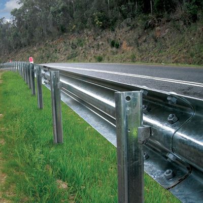 AASHTO M180 Горяче погруженная оцинкованная стальная дорожная безопасность Барьер дорожного движения