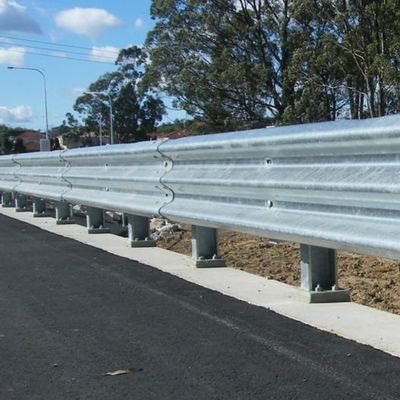 Специальный цвет нержавеющей стали W Beam Highway Guardrail с сертификацией ISO9001 2008