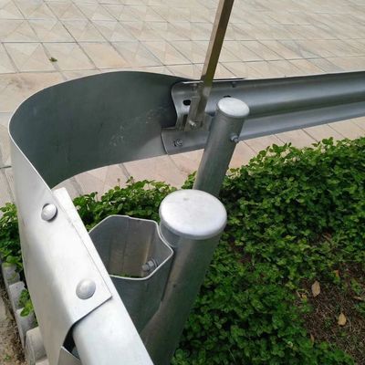 ISO9001 2008 Сертифицированный W Beam Highway Guardrail Q235 Q345 Стальной буферный конец для рынка