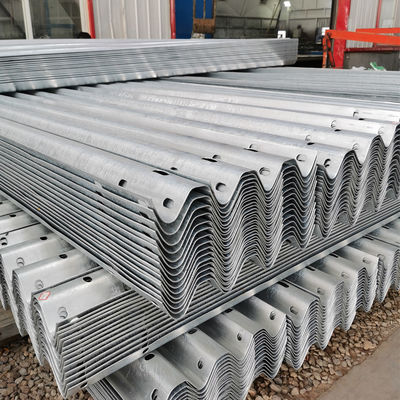 Специализированное цинковое покрытие W Beam Guardrail для защиты дорог AASHTO M-180 Standard