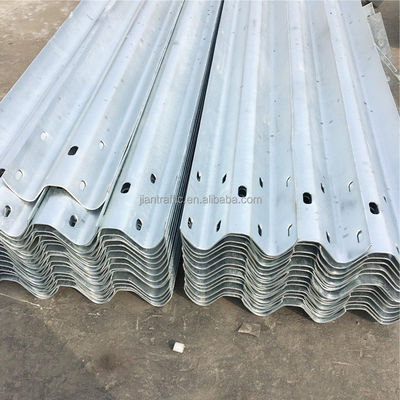 U Post And U Spacer Highway Guardrail Соответствующая стандарту AASHTO M-180 для Анголы