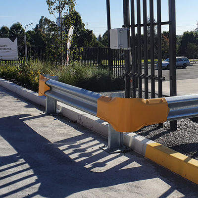 Q235 Q345 Традиционный цвет W Beam Traffic Barrier для защиты дорог S235jr S355jr