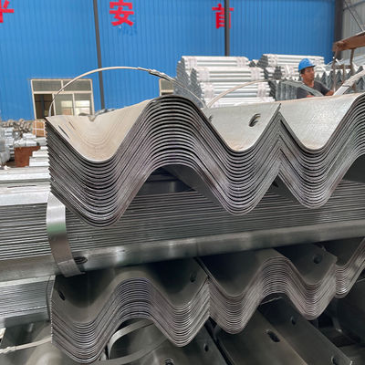 Q235 Q345 Цинковое покрытие American Standard Highway Guardrail Экспортируется в Сингапур