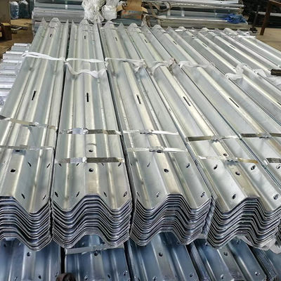 Безопасность дорожного движения Q235B Q345B W Beam Highway Guardrail Traffic Barrier для безопасности дорожного движения