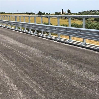Дорожная безопасность Q345 SJ345R Сцинкованная сталь W Beam Highway Guardrail Производитель
