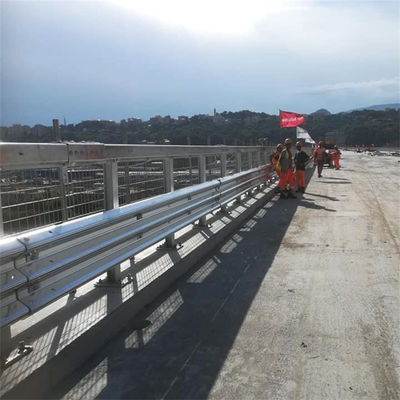 Специализированное цинковое покрытие Thrie Beam Highway Guardrail с улучшенными функциями безопасности