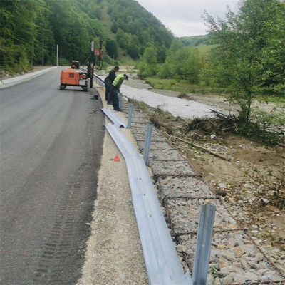 Европейский стандарт оцинкованной стальной дорожной ограды для дорожной ограды настройки