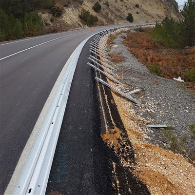 Безопасность на дорогах Установленный цвет W Beam Highway Guardrail Движение в Калифорнии