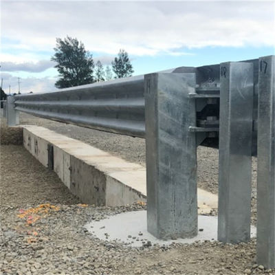 Барьер безопасности дорожного движения W Beam Guardrail с стандартом AASHTO M-180 и цинковым покрытием