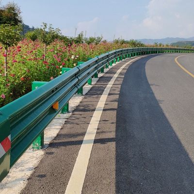 Гальванизированный порошок с покрытием W Beam Guardrail для наружной безопасности на китайской трассе 2022 года