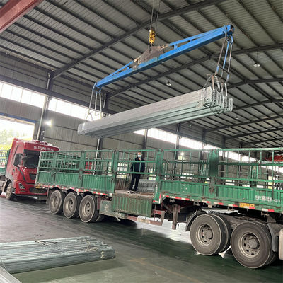 Специализированный гофрированный W Beam Highway Guardrail Traffic Barrier для наружной безопасности